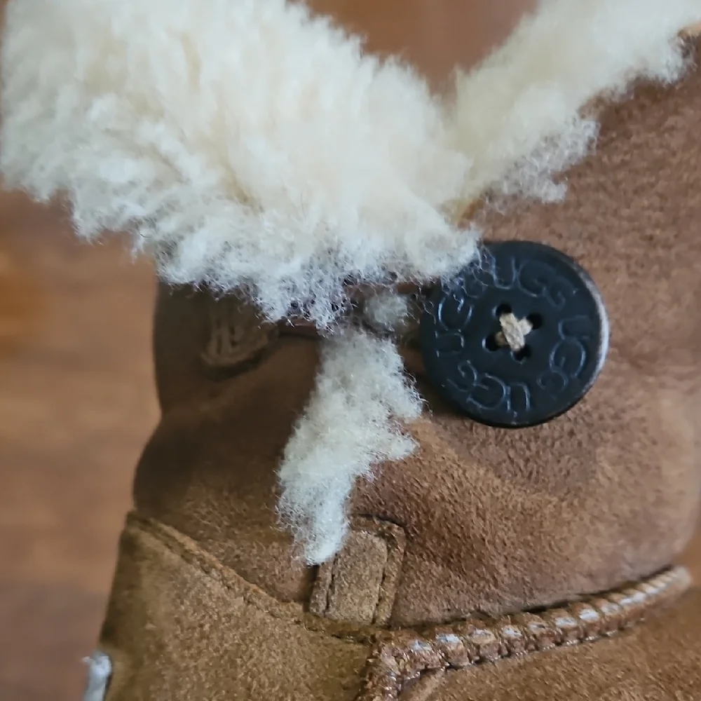 UGG Tan Boots with Cream Shearling